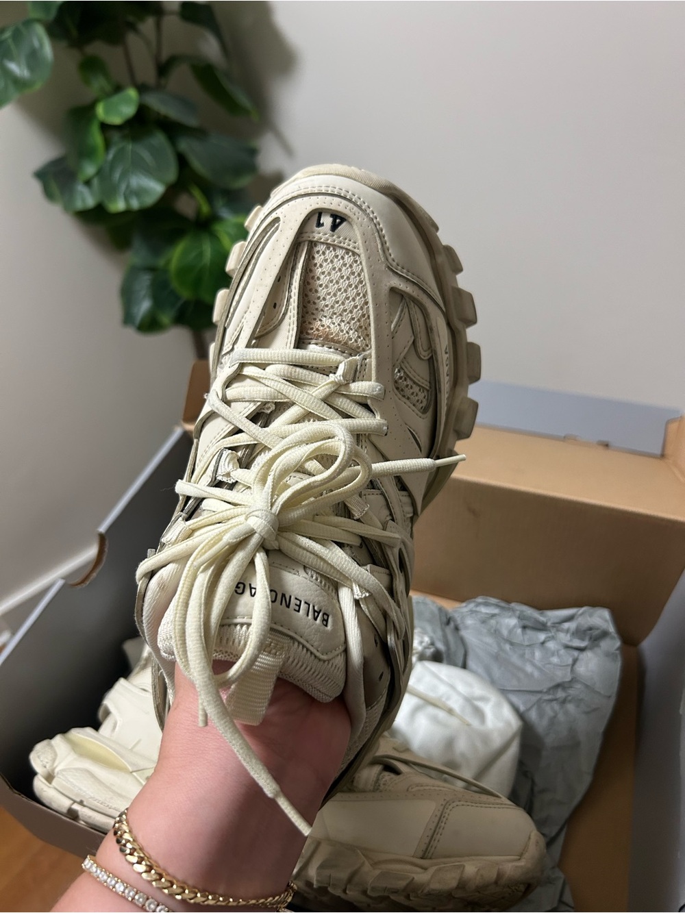 Balenciaga Men Cream/Tan Chunky Trail Sneaker